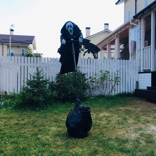 Halloween Scream Scarecrow Decoration